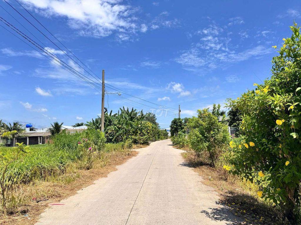 NHÀ NGAY UBX ĐỨC HOÀ ĐÔNG gần Binh chánh 