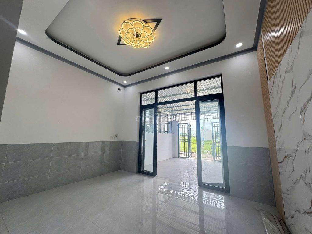 BÁN NHÀ NGỢP 1ty2 ĐỨC HOÀ gần Công viên Võ Văn Tần 