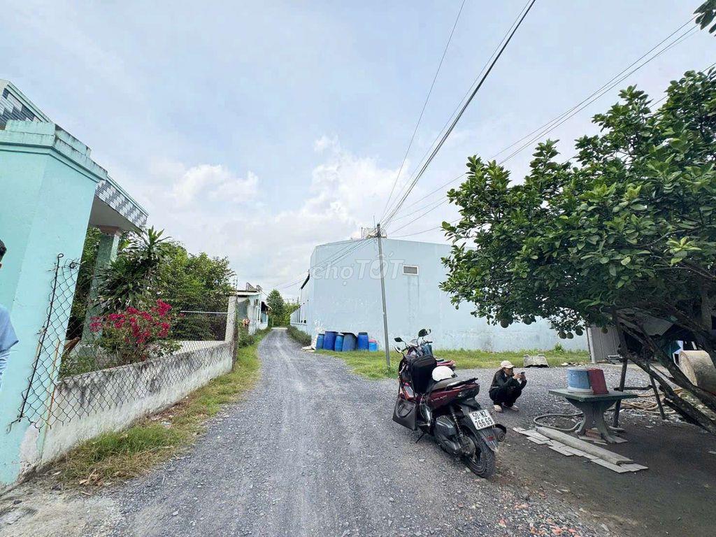 NHÀ 990TR BAO GIẤY TỜ ĐỨC HOÀ