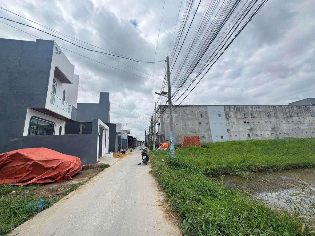 BÊ TÔNG 5mét chỉ 750tr ĐỨC HOÀ ĐÔNG