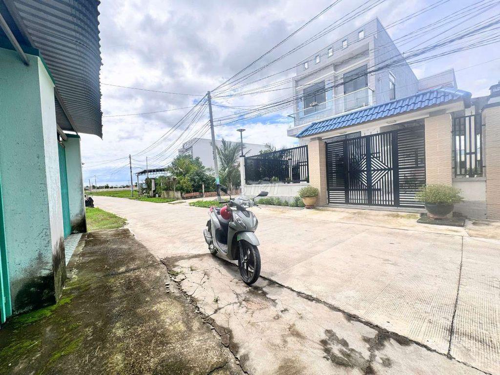 NHÀ RẺ 1ty350 GẦN TRUNG TÂM ĐỨC HOÀ