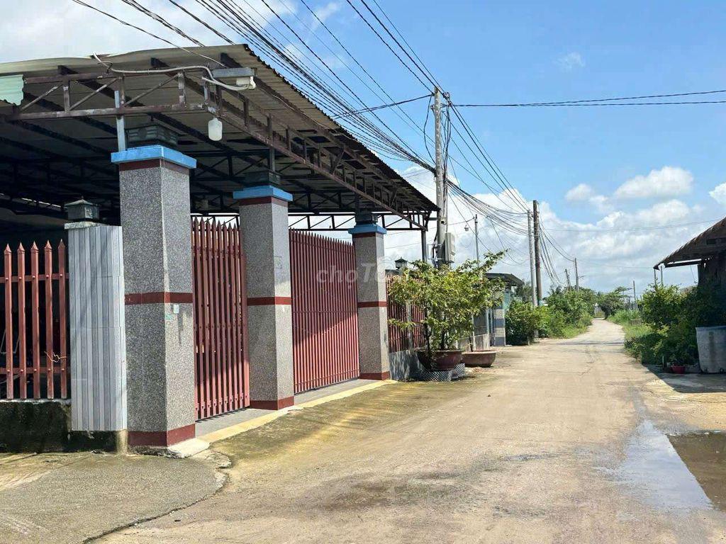 ĐẤT GẦN 823d gần CÔNG VIÊN VÕ VĂN TẦN