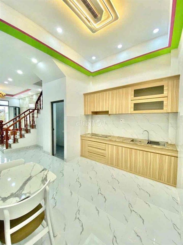 Nhà Mặt Tiền Cần Bán Gấp !!!