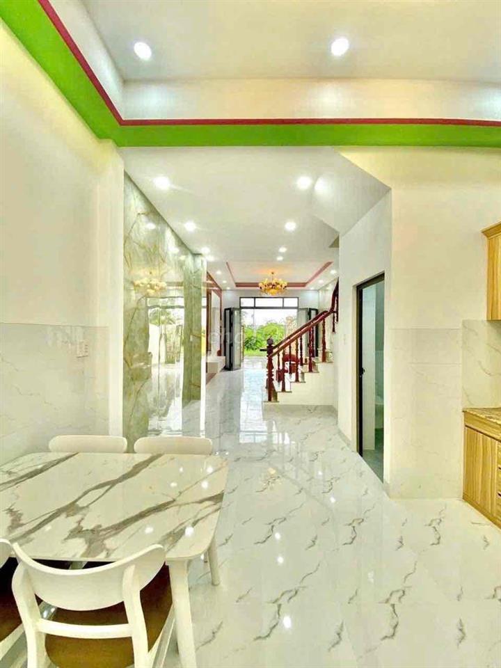 Nhà Mặt Tiền Cần Bán Gấp !!!