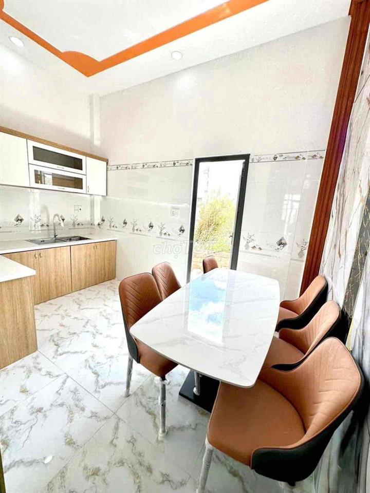 Nhà 2lầu mới Hoàn Thiện