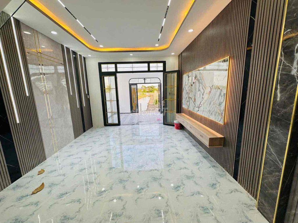 Bán Nhà Hoàn Công Quốc Lộ50