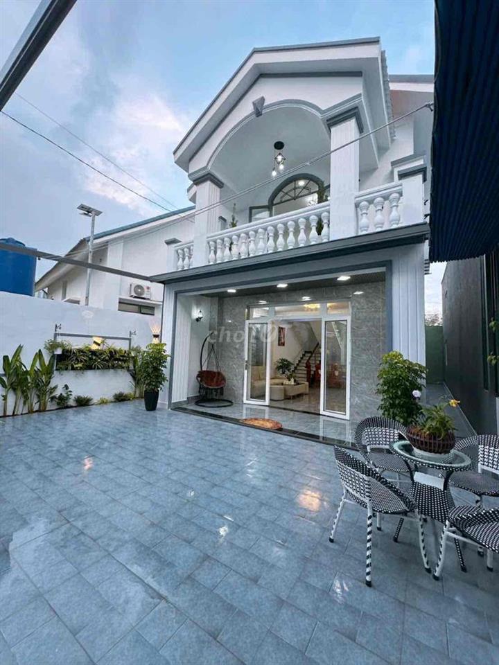 Mê Nhà Đẹp Gần Cầu Ông Thìn ( Quốc Lộ50)