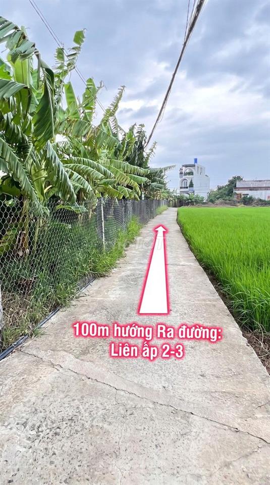 Nhà 2 lầu kiên cố, lối đi dành cho xe ba gác, nội thất, giấy tờ đầy đủ