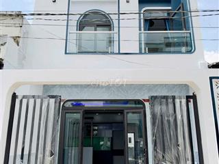 CHÍNH CHỦ CẦN BÁN NHÀ MỚI XÂY CÓ SHR 1 TRỆT 1 LẦU SAU UBND XÃ MỸ HẠNH