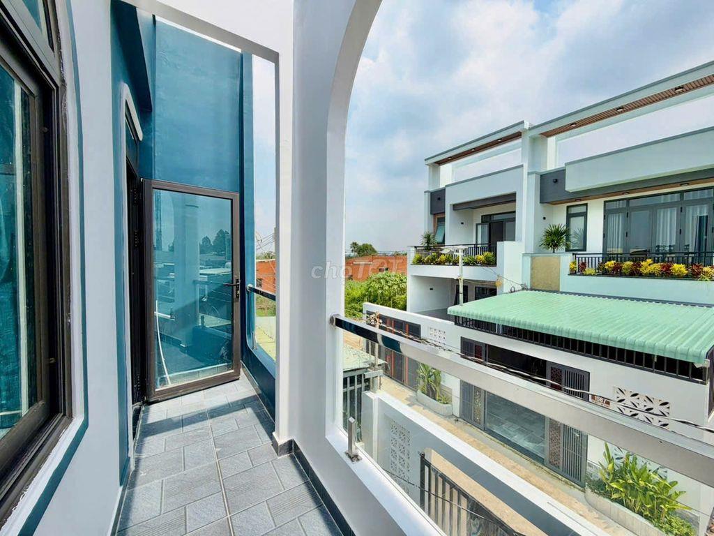 CHÍNH CHỦ CẦN BÁN NHÀ MỚI XÂY CÓ SHR 1 TRỆT 1 LẦU SAU UBND XÃ MỸ HẠNH