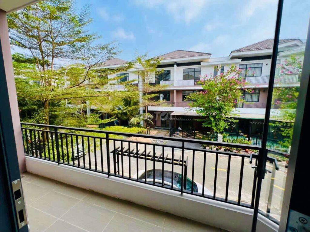 2,5 TỶ SỞ HỮU NHÀ PHỐ SÂN VƯỜN 5X15M GẦN CẦU LỚN HÓC MÔN ĐÃ CÓ SỔ
