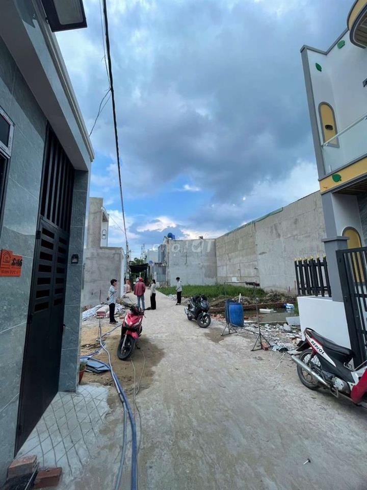 CHÍNH CHỦ bán đất thổ cư 44m2 ngay chợ Mỹ Hạnh Nam 