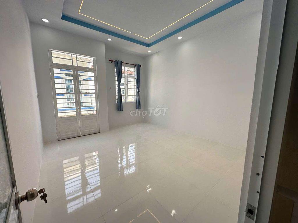 Nhà bán giá 575tr pháp. lý .chuẩn còn thương lượng