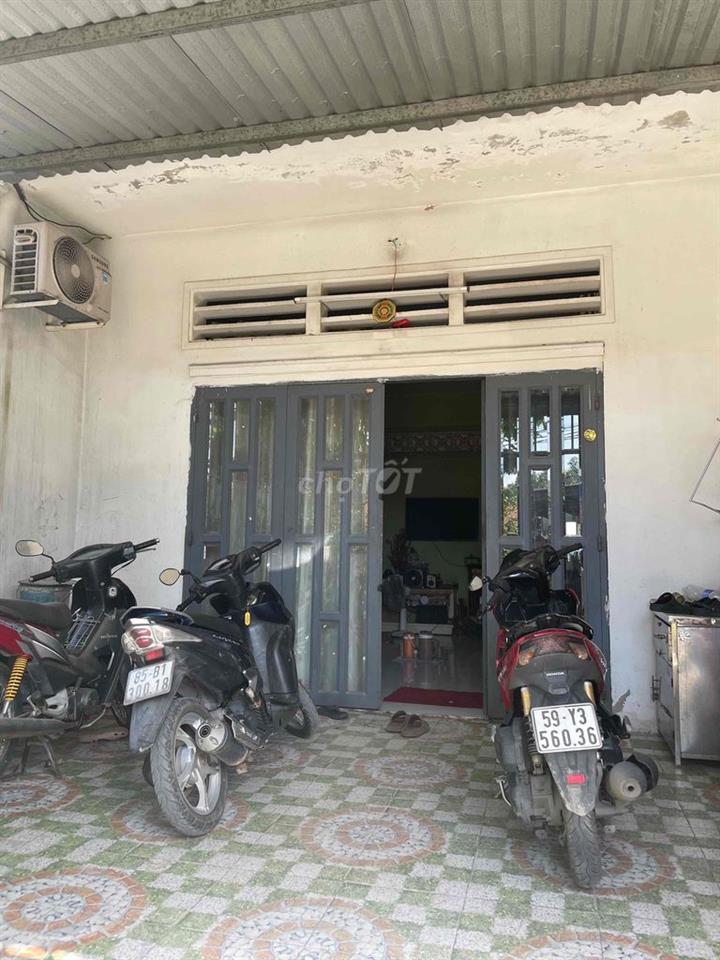 Bán nhà 1 trệt 1 lầu gần ngã 3 Mỹ Hạnh
