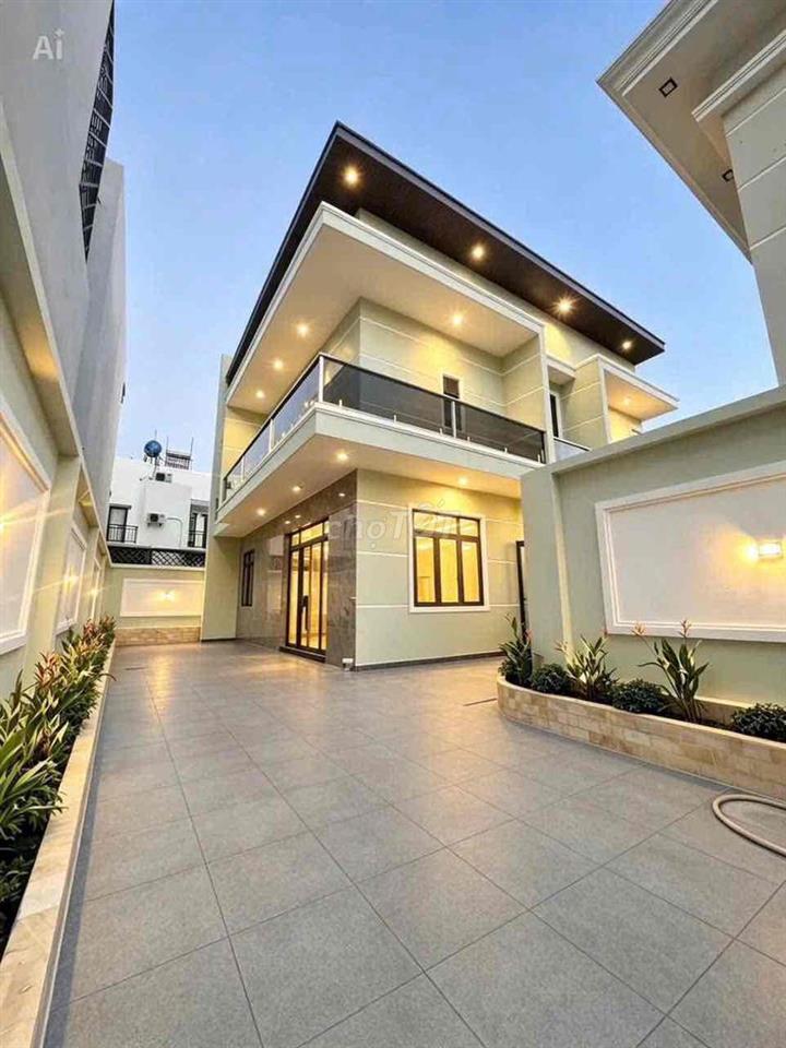 Nhà sân vườn Dt 354M. Cách đường Đinh Đức Thiện 100M