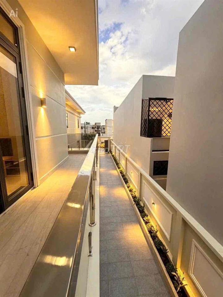 Nhà sân vườn Dt 354M. Cách đường Đinh Đức Thiện 100M