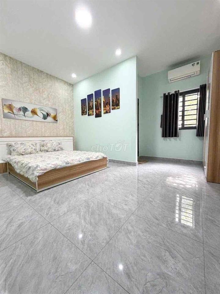 Bán nhà sát bên chợ Long Thượng. 1 trệt 2 lầu