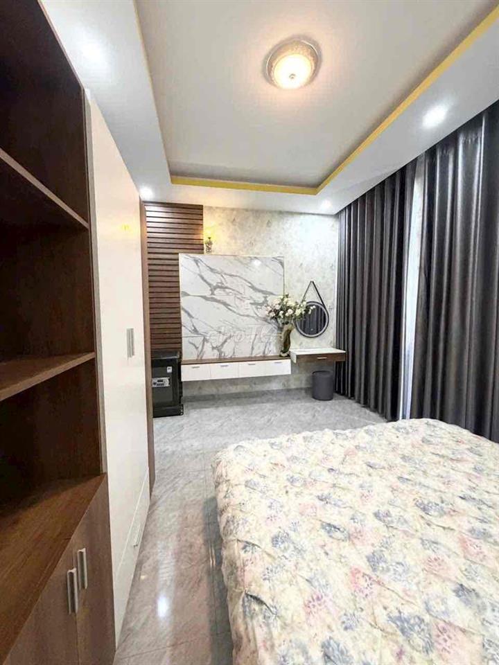 Bán nhà sát bên chợ Long Thượng. 1 trệt 2 lầu