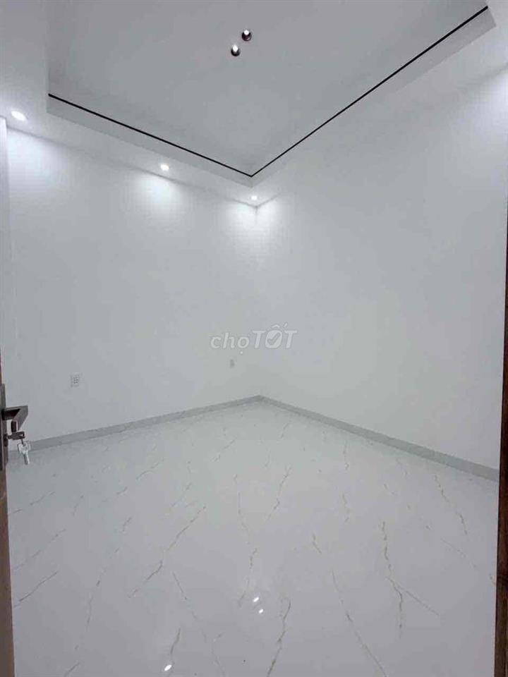 Bán nhà đường Bờ Chùa. chỉ 2.4 tỷ. Cách trung tâm tp chỉ 17km