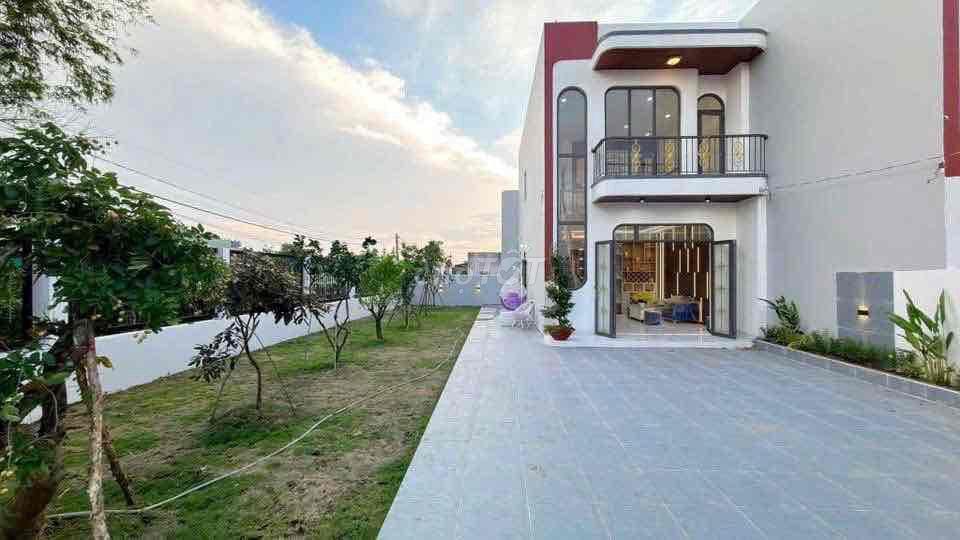🏡 NHÀ VƯỜN 300M² FULL THỔ CƯ – LÔ GÓC 2 MẶT TIỀN 🌳
