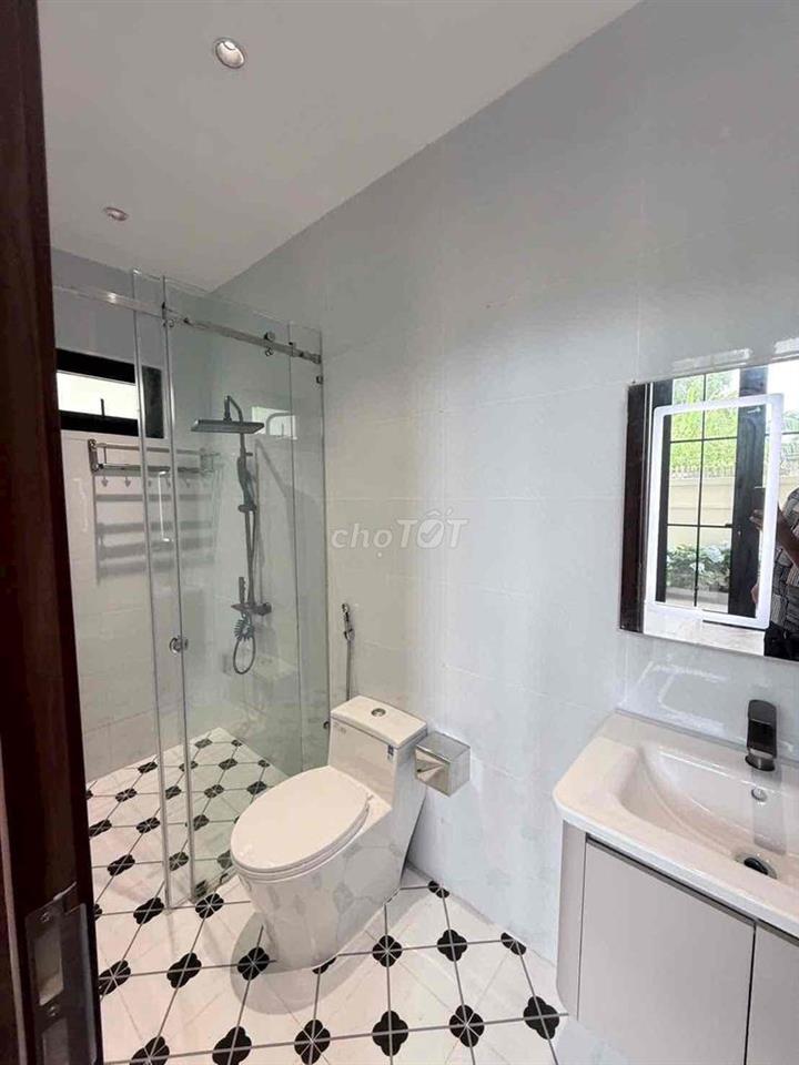 Bán villa phong cách Đông Âu bao đẹp. Dt 9.5 x 29