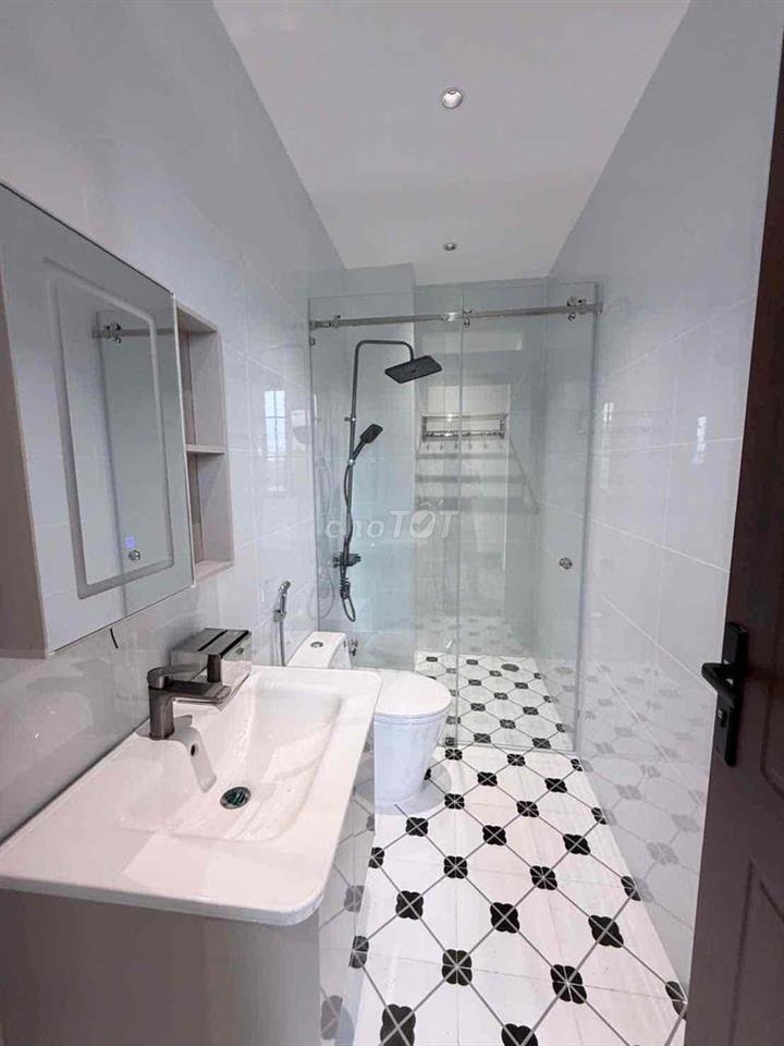 Bán villa phong cách Đông Âu bao đẹp. Dt 9.5 x 29