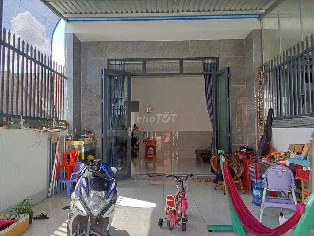 Nhà Đức Hoà Thượng sát Chutex 5x25m giá 1ty150