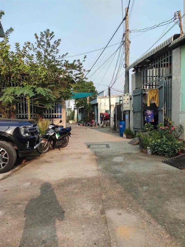 Nhà Đức Hoà 1 trệt 1 lầu giá 1ty750