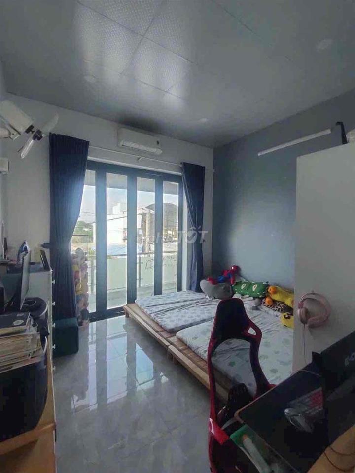 Nhà Đức Hoà 1 trệt 1 lầu giá 1ty750