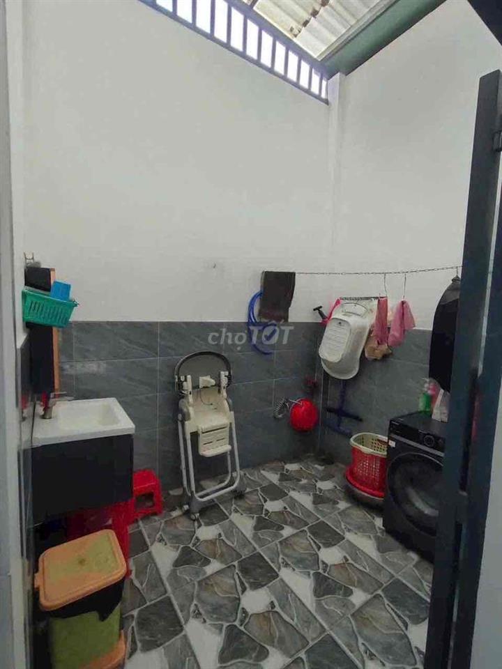 Nhà Đức Hoà 1 trệt 1 lầu giá 1ty750