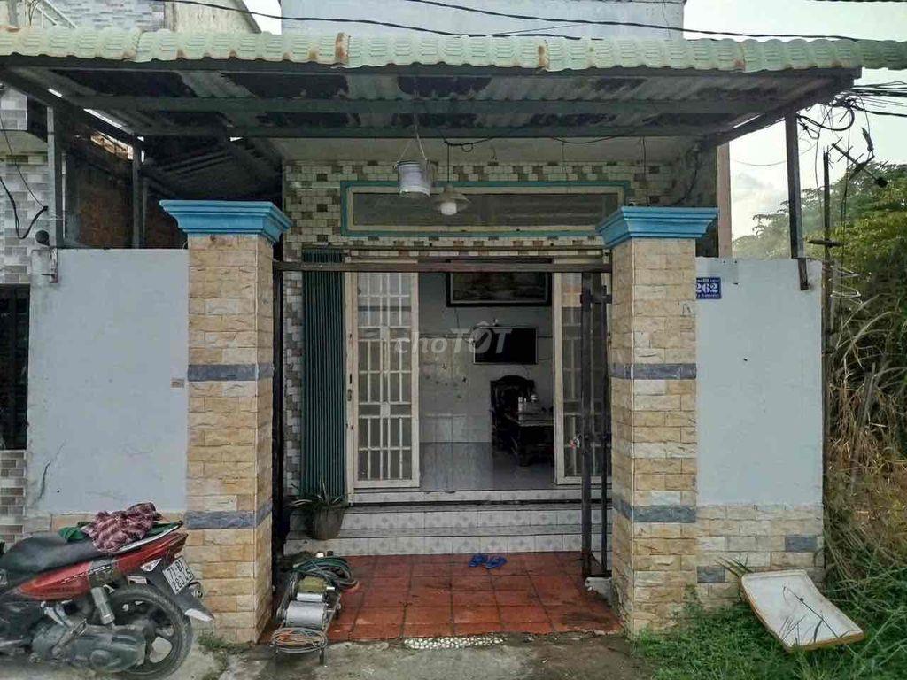 Nhà sau lưng Uỷ Ban Xã Đức Hoà Hạ 5x15,5m giá 1ty350