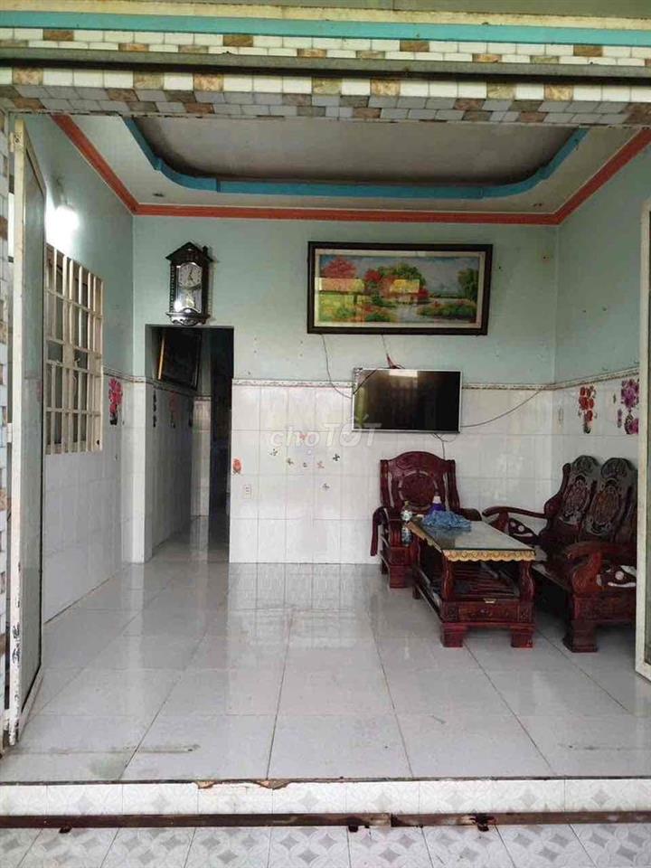 Nhà sau lưng Uỷ Ban Xã Đức Hoà Hạ 5x15,5m giá 1ty350