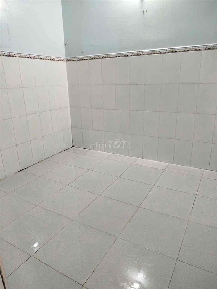 Nhà sau lưng Uỷ Ban Xã Đức Hoà Hạ 5x15,5m giá 1ty350