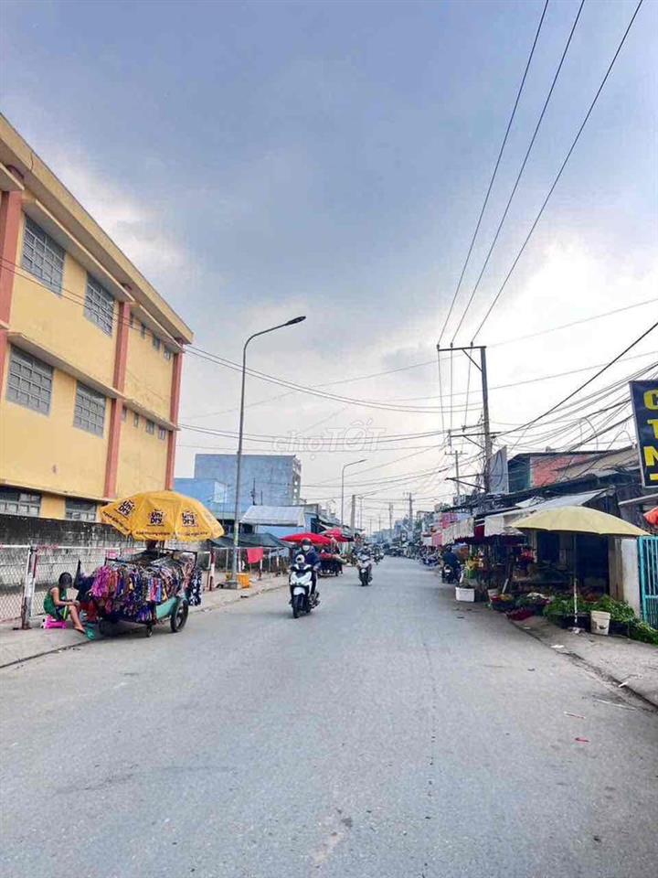 Đất Sát Kcn Tân Đức Dt 5x34m giá 1ty280