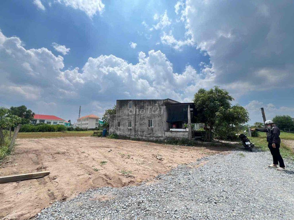 Đất Sau lưng uỷ ban Đức Hoà Đông 6x23m giá 950tr