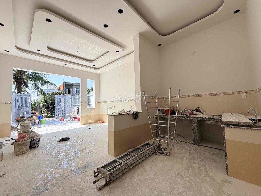Nhà Thị Trấn Đức Hoà 5x30m giá 1ty5