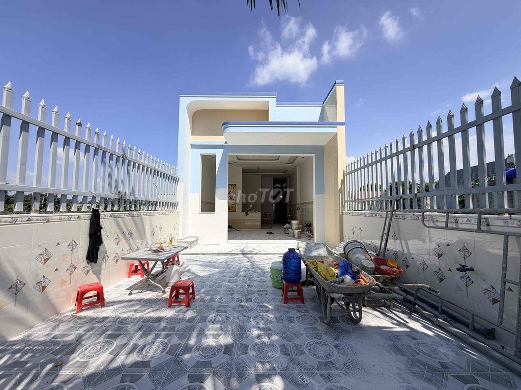 Nhà Thị Trấn Đức Hoà 5x30m giá 1ty5