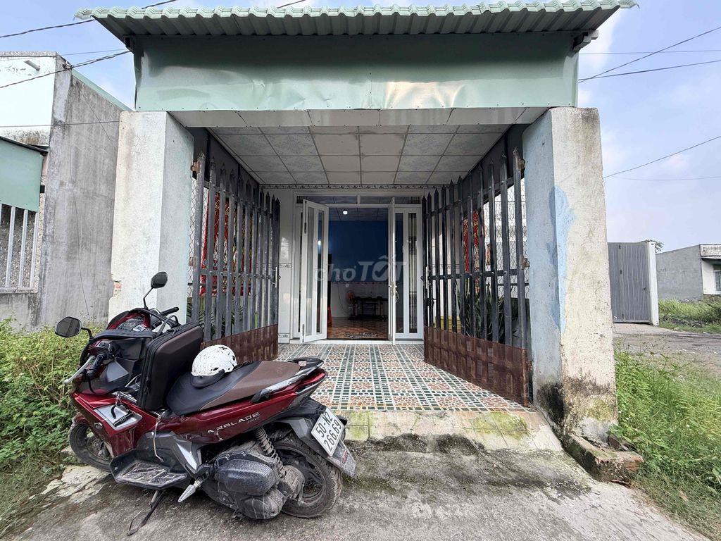 Nhà Đức Hoà Đông 4x20m nở hậu 4,5m giá 1ty050