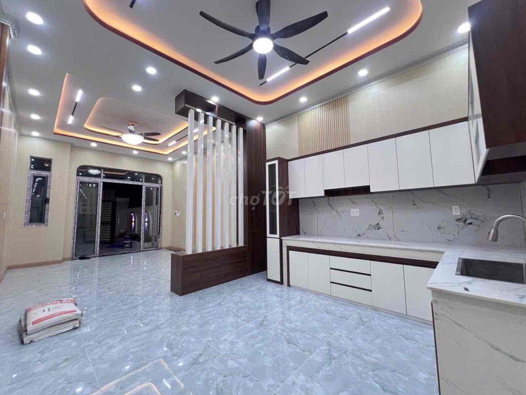 Nhà Đức Hoà Hạ Sát Kcn Tân Đức 3 phòng ngủ giá 1ty790