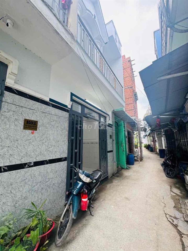 nhà cách giáo xứ 200 m