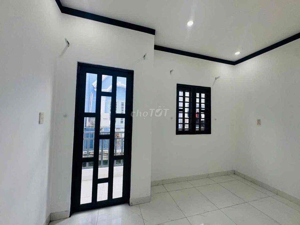 nhà cách giáo xứ 200 m