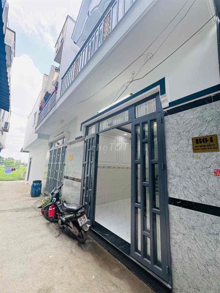 nhà cách giáo xứ 200 m
