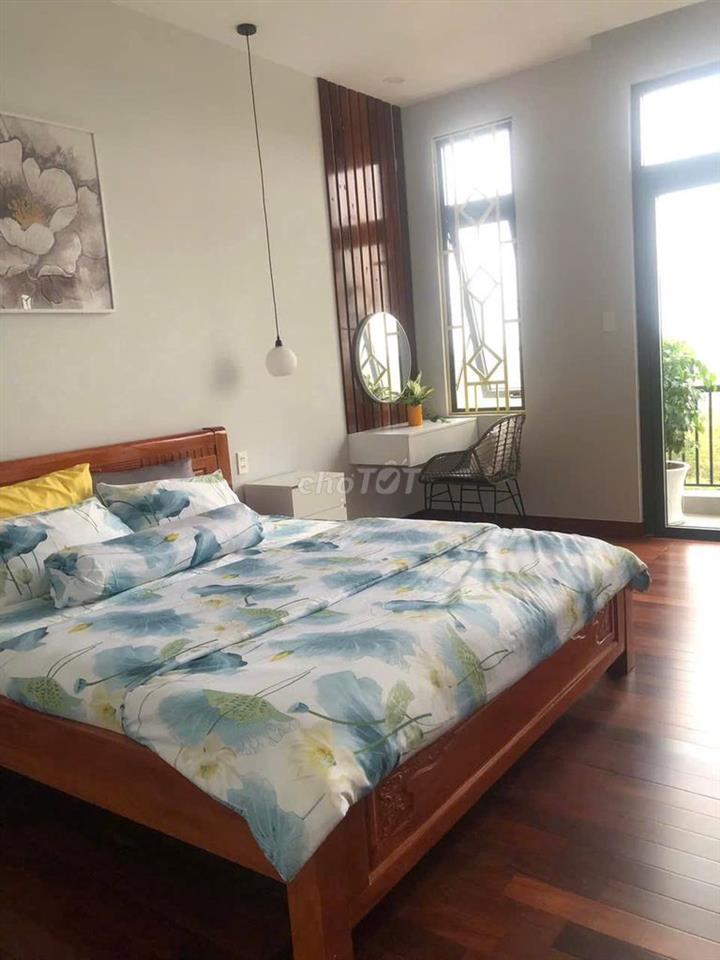 Shouphouse the sol city duong 50 mét đối diện chợ Hưng Long Bình Chánh