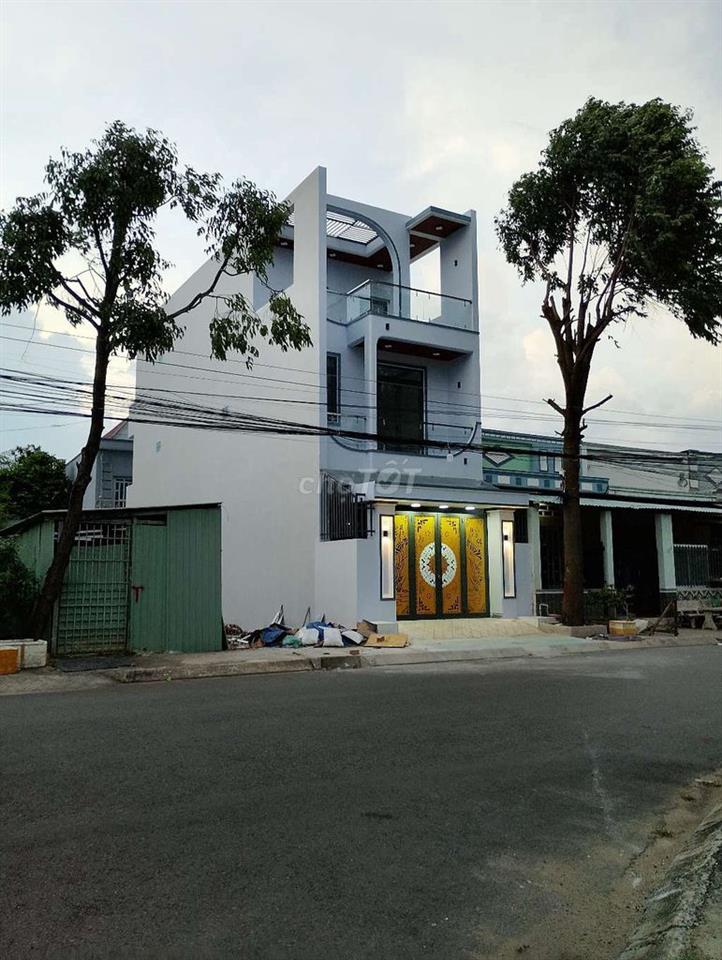 Nhà. lâu, KDC Đặng Huỳnh, TT. Cần Giuộc, giáp TP.HCM.