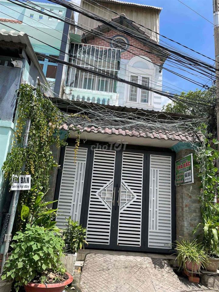 Cần bán nhà 2 mặt tiền hẽm xe hơi ( quốc lộ 50) gần cầu ông thìn