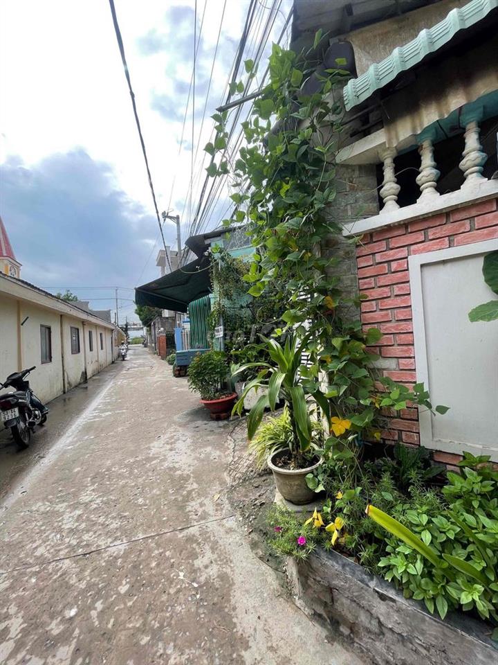 Cần bán nhà 2 mặt tiền hẽm xe hơi ( quốc lộ 50) gần cầu ông thìn