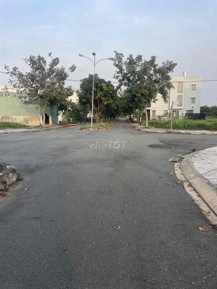 Bán lô đất nền Làng Sen Giá Re