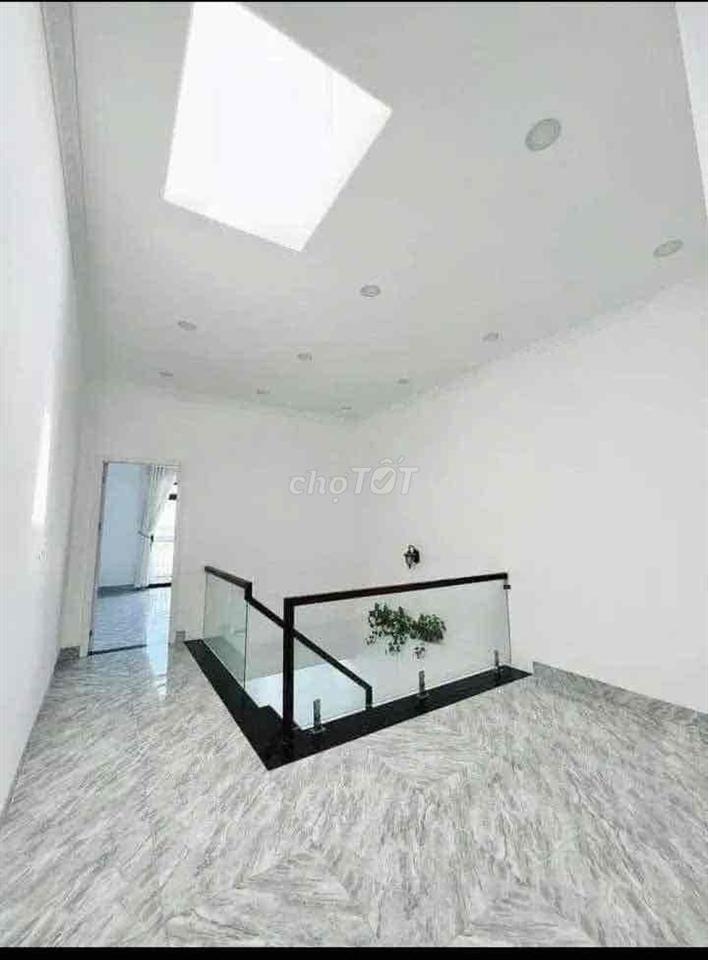 BÁN NHÀ ĐƯỜNG TL826
