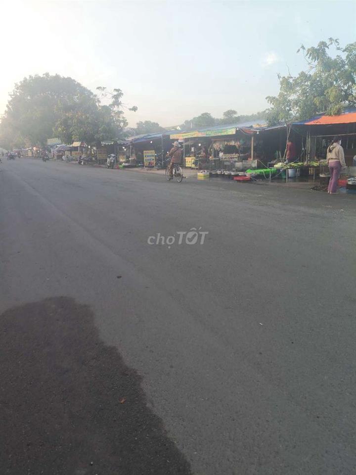 Đất nền cao ráo  