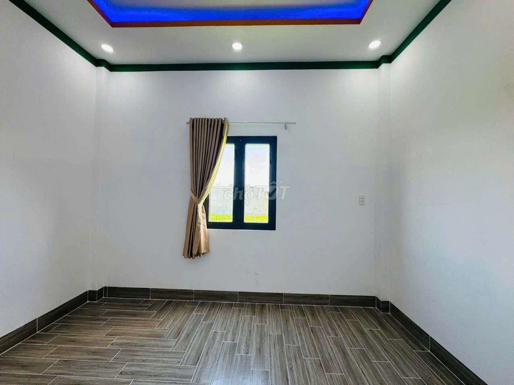 Nhà mới xây dọn vô ở ngay gần chợ Mỹ Hạnh Nam-SHR